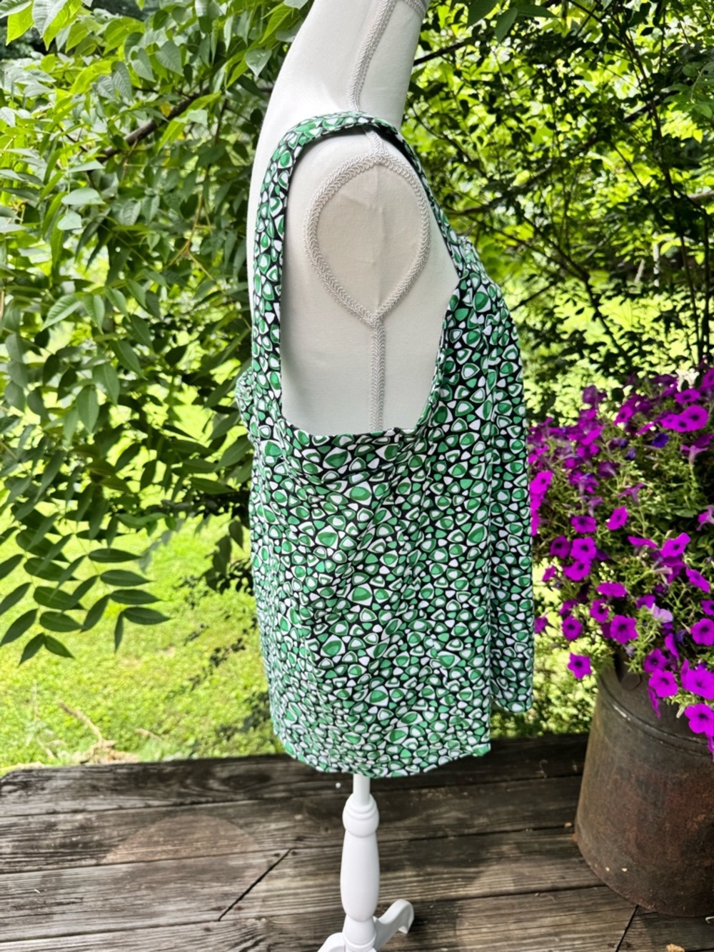 Cato Women’s XL Green Black White Geometric Sleeveless Blouse - Picture 5 of 9